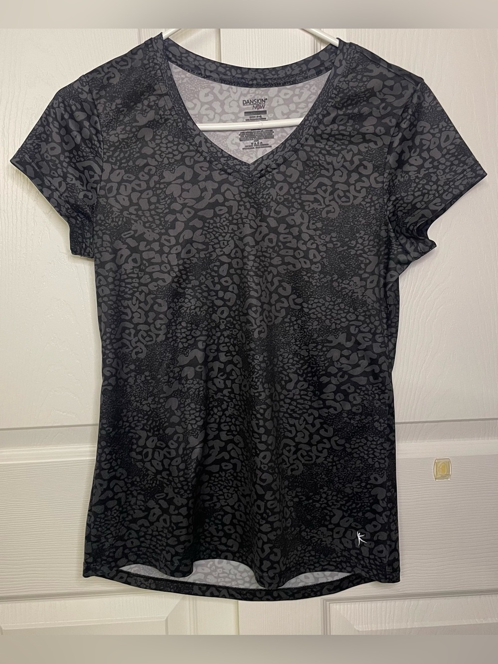 Danskin Now Dri-More Technology Leopard Print Athletic Tee size S